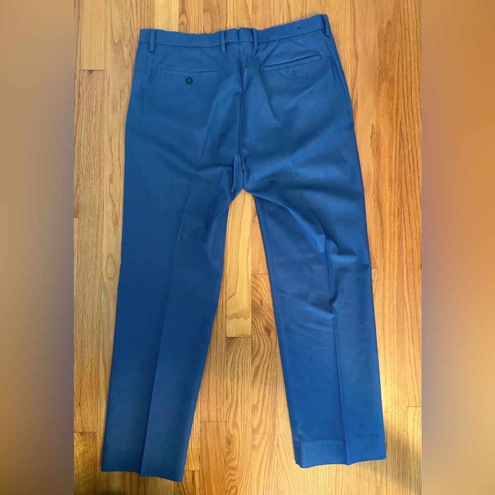 Banana Republic Men’s Dress Pants
Style: Non Iron Modern Slim Fit